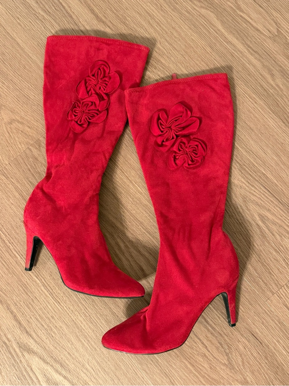 Red Suede Mid-Calf Heeled Boots with Floral Appliqué